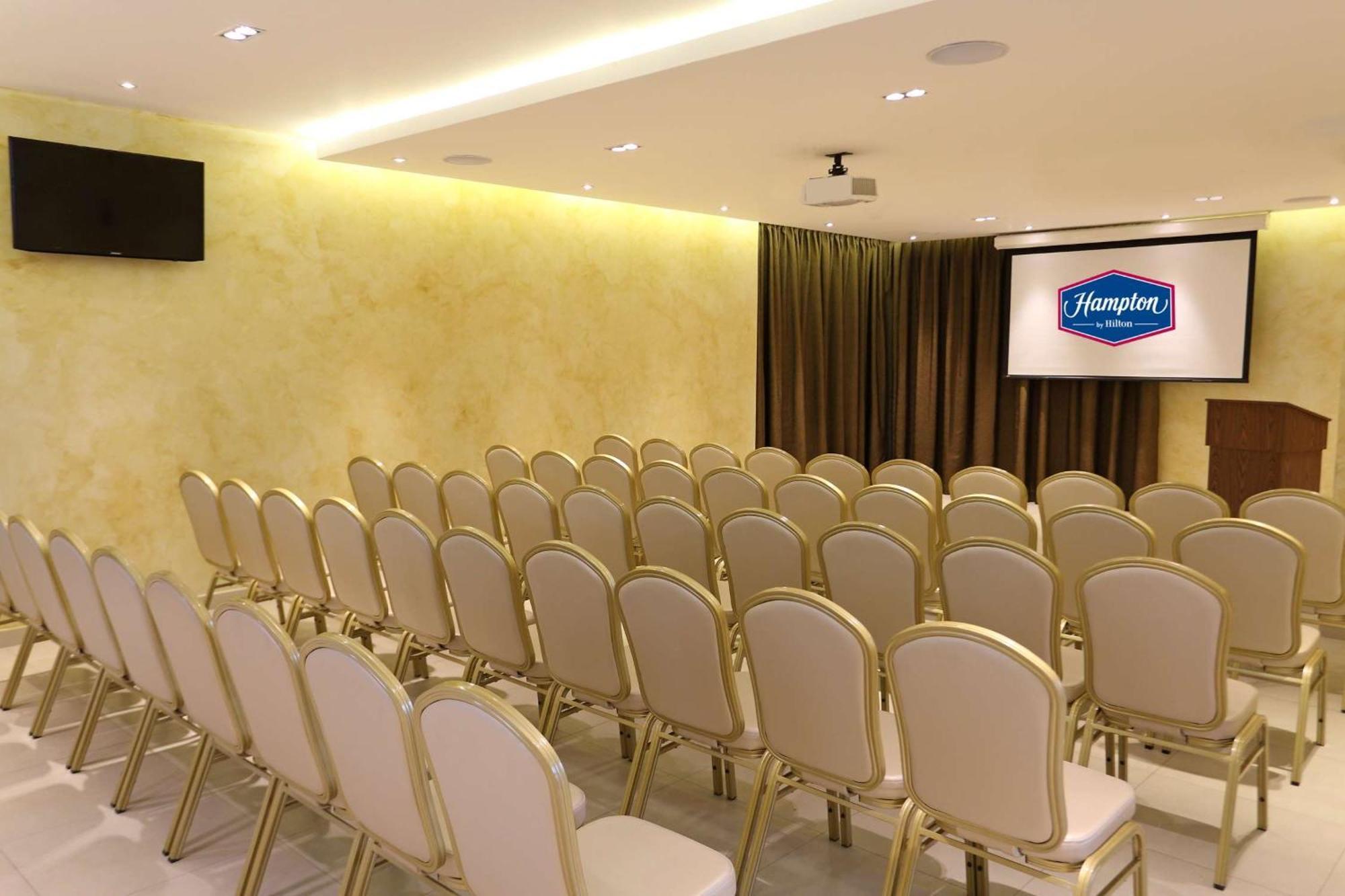 Hampton By Hilton Hotel 3*